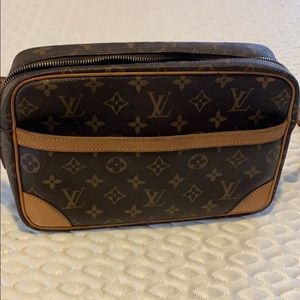 Authentic 100% LV crossbody Trocadero